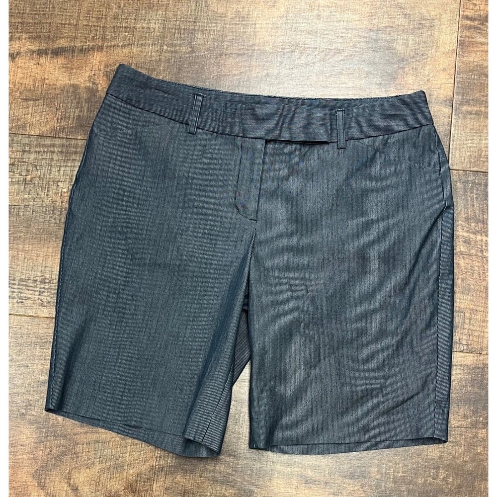 Express Design Studio Womens Shorts Size 6 Pinstripe Gray Cotton Blend Bermuda
